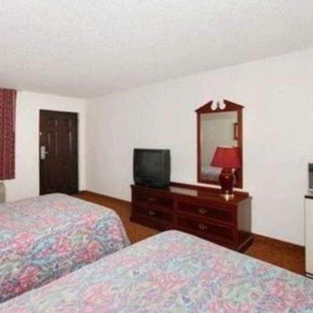 Econo Lodge At Nasa Уэбстер Номер фото